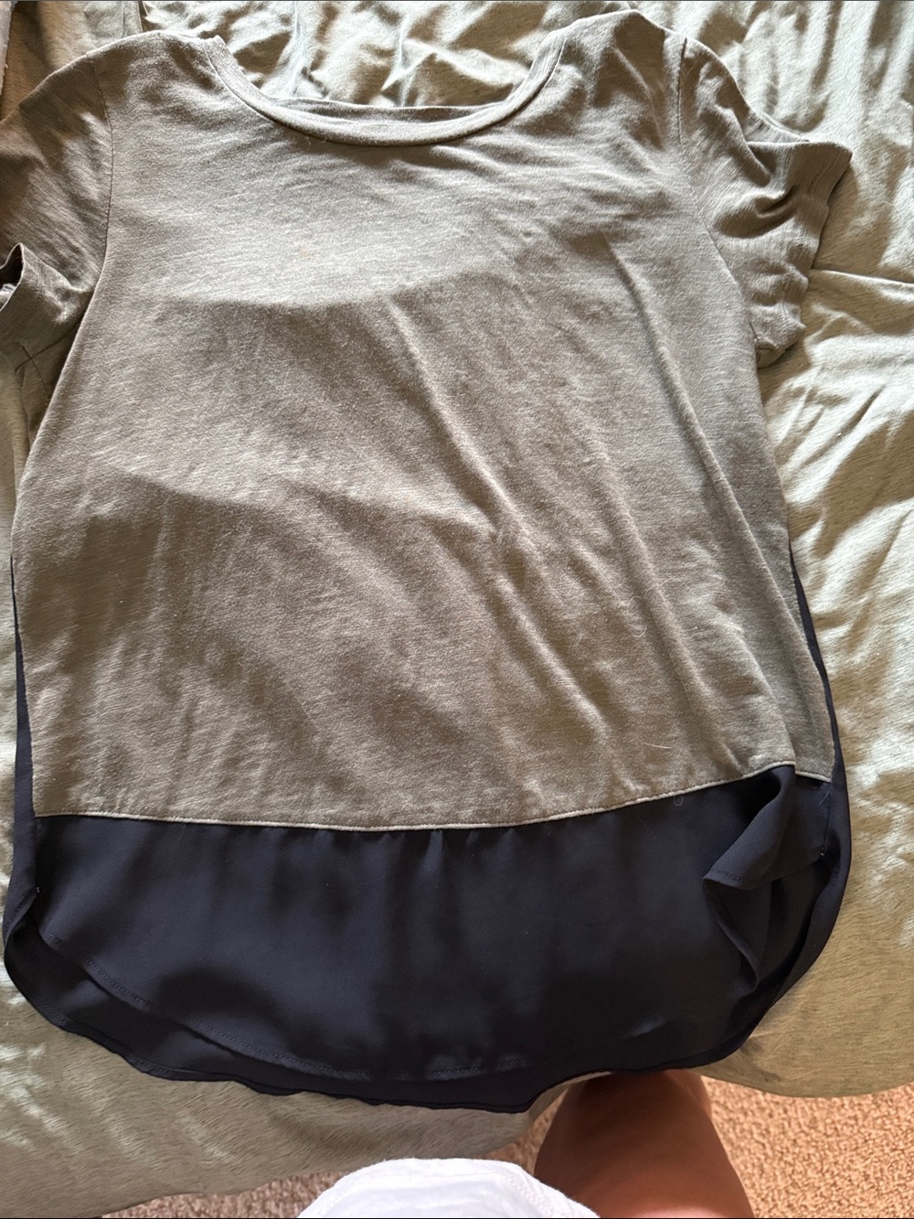 Express Two-Tone Short Sleeve Tee in Light Gray and Black